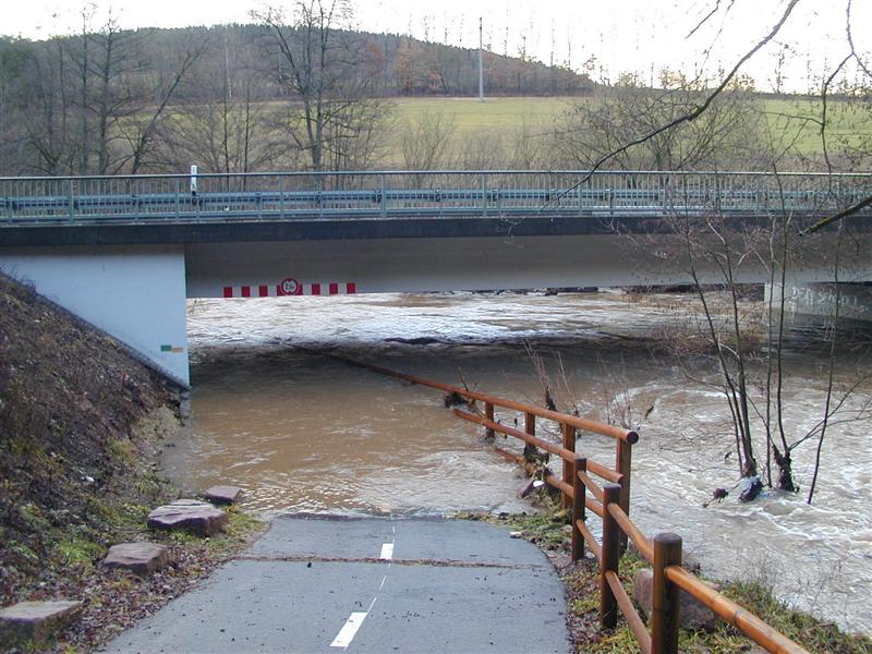 Bild vergrößern: Überschwemmung von Infrastruktur